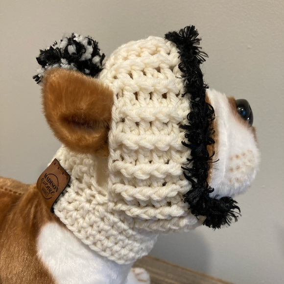Cream color dog hat/hood with faux fur trim in black With two-tone pom-pom - Picture 9 of 10